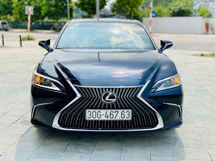 Lexus ES250 2019 cu chay 1000km chu xe mat hang chuc trieu